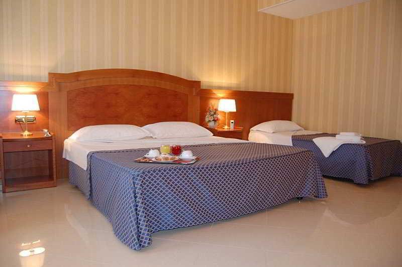 Hotel Joyfull Naples Room photo